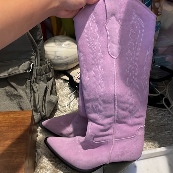 Fiona Boot in Wisteria - Picture 10 of 14